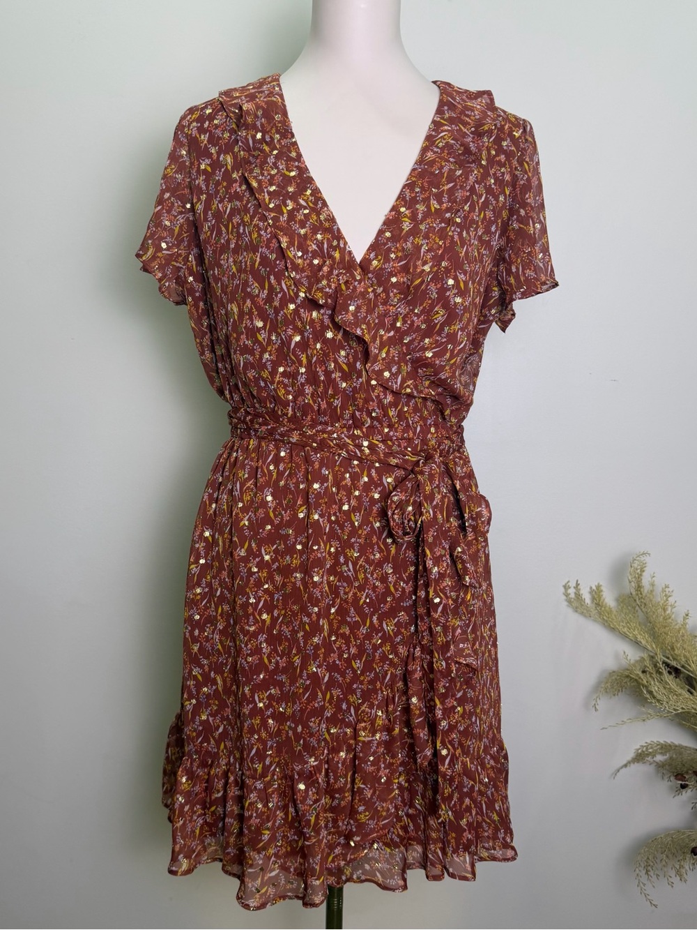 LC Lauren Conrad Size L Rust Floral Metallic Clip Dot Wrap Dress